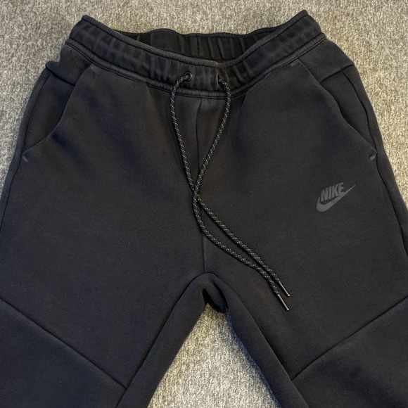 Nike Sportswear Tech Fleece Jogger Men's Small Sweat Pants Black HV0959-010 - Picture 1 of 12